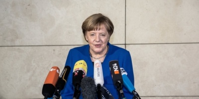 Merkel no descarta reformar pol�mica ley contra mensajes de odio en internet