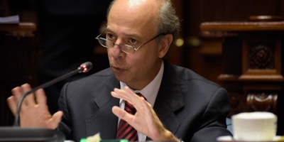 Solicitan que V�zquez comparezca ante el Parlamento
