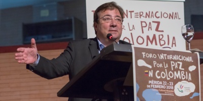 Desidia pol�tica y paramilitarismo bloquean paz en Colombia, seg�n expertos