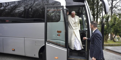 El papa regres� al Vaticano tras cinco d�as de ejercicios espirituales