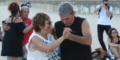 El tango en la playa cierra la temporada de verano