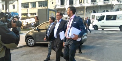 De Le�n declara por contratos irregulares y tarjetas corporativas