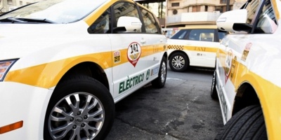 Proponen que sea opcional el uso de la mampara en los taxis 