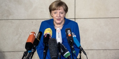 Merkel se compromete a trabajar por una Europa unida y la estabilizaci�n euro