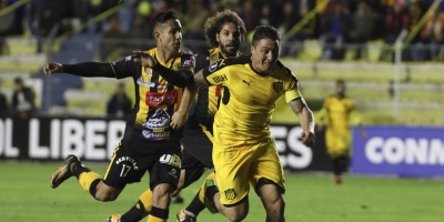 Copa Libertadores: Pe�arol perdi� por la m�nima