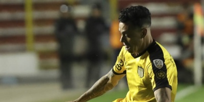 Pe�arol busca seguir como l�der en el Apertura