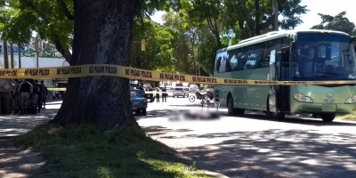 Una mujer falleci� tras ser embestida por un �mnibus de la Guardia Republicana