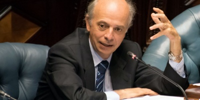 Garc�a acusa a fiscal de Corte de actuar como "militante pol�tico"