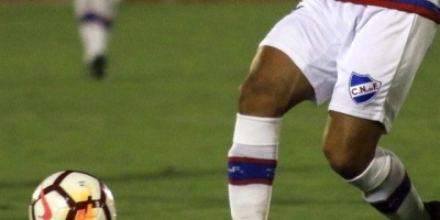 Nacional lidera el Apertura tras derrotar 2 a 0 a Wanderers