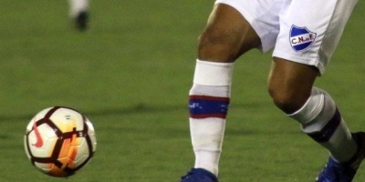 Nacional no pudo con Liverpool