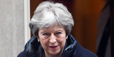 May destaca el "esp�ritu humano" tras actos terroristas en mensaje de Pascua