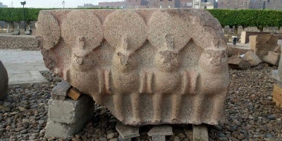 Descubren 4.500 nuevos fragmentos de una gran estatua del faran Psamtico I