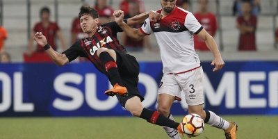 Atltico Paranaense golea a un Newell's Old Boys con semblante de crisis