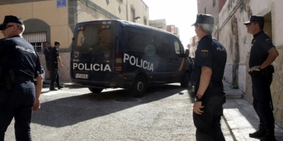 ETA entrega dos cajas con armas a las autoridades francesas