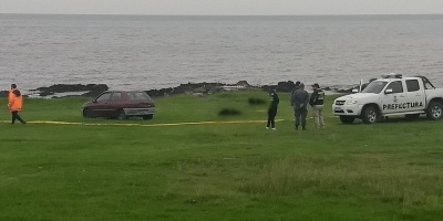 Un hombre y una mujer fueron encontrados muertos en la costa del Cerro