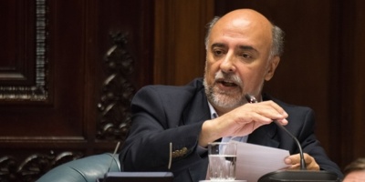 Mieres calific de escandalosa a la decisin fiscal de archivar denuncia contra senador De Len