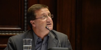 Fiscal pide que se archive denuncia contra senador De Len por caso de uso de tarjetas corporativas