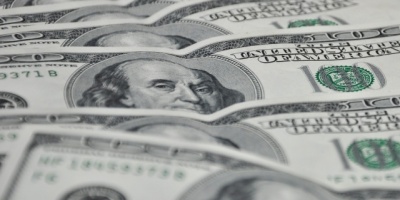 Macri negocia con FMI acuerdo de "apoyo" financiero para paliar alza de dlar