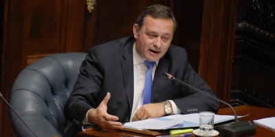 Finalizan contrato de colono al senador nacionalista �lvaro Delgado