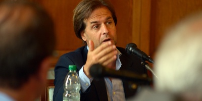 Lacalle Pou cuestiona a Vzquez por demora en aprobacin de TLC con Chile y se pregunta quin manda