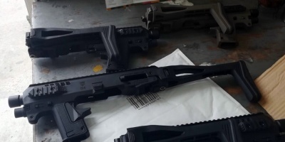 Incautaron anfetaminas y kits para el armado de ametralladoras en encomiendas