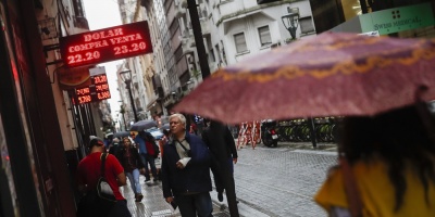 Decisin de Argentina de pedir prstamo al FMI es una "seal positiva en los mercados"