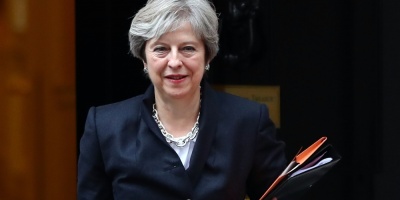 May divide a ministros en bandos para analizar opciones aduaneras con la UE
