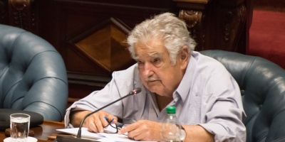Mujica asegura que TLC entre Chile y Uruguay no "mueve la aguja"