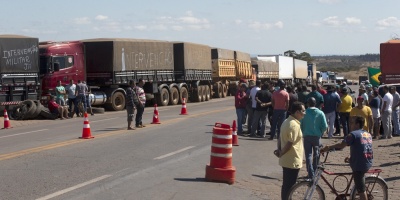 Huelga de camioneros llega a octavo da en Brasil pese a concesiones de Temer