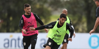 Uruguay entrena  con todo el plantel