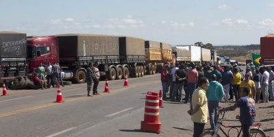 Sindicatos petroleros de Brasil suspenden huelga declarada ilegal