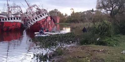 Armada Nacional realiz� tareas de contenci�n de hidrocarburo en Arroyo de las Vacas 