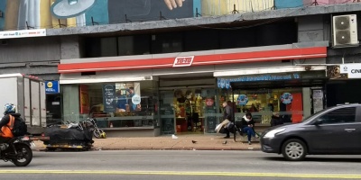 Robaron dos televisores de supermercado c�ntrico