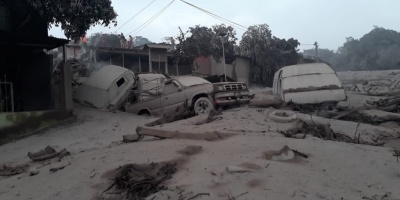 Aumenta a 69 los muertos por erupci�n volc�n en Guatemala y contin�a b�squeda