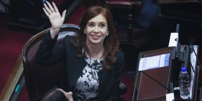 Senadores argentinos avanzan en debate para desafuero de Cristina Fern�ndez