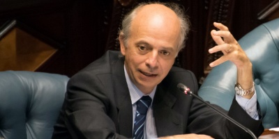 Oposici�n calific� de "cantinflesco" comparecencia de Bonomi y Layera