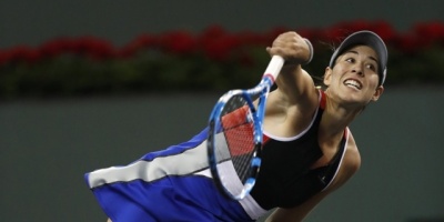 Muguruza somete a Sharapova y se planta en semifinales