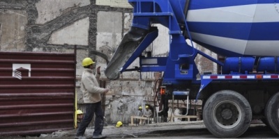 Desempleo baja levemente y se ubica en 8,2% 