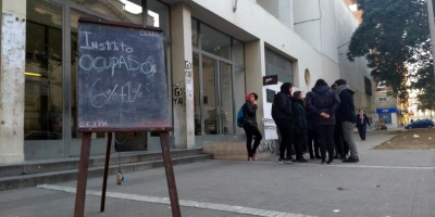 Estudiantes ocupan el IPA por tiempo indeterminado