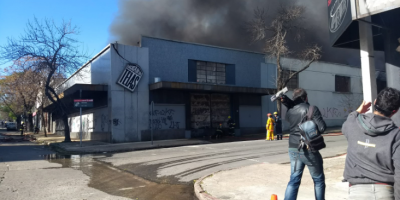 Incendio destruy� un dep�sito en La Comercial