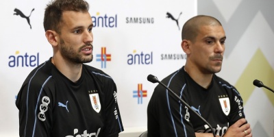 Uruguay cambia jugadores y t�ctica