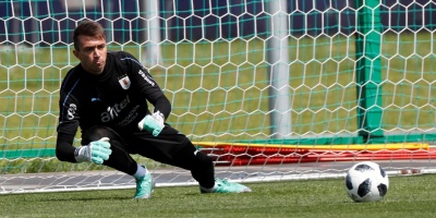 Muslera, ante dos retos: superar a Mazurkiewicz y alcanzar los 100 partidos