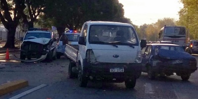 Siniestro involucr� a una ambulancia y dos veh�culos en la Rambla