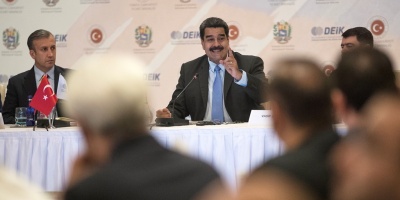 Nicol�s Maduro busca en Estambul inversiones turcas para Venezuela