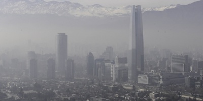 Tres heridos al caer avioneta en Santiago de Chile