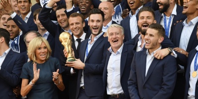 Cientos de miles de personas recibieron en Pars a los Azules ganadores del Mundial de Rusia