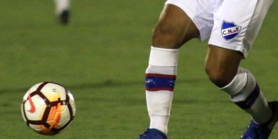 Nacional gana y Pe�arol empata en el inicio del Clausura que tiene 4 l�deres