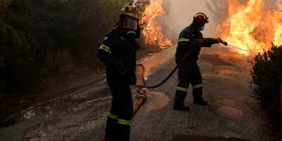 Grecia responde a la catstrofe de los incendios con una ola de solidaridad