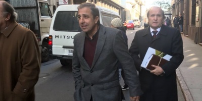 Caso AUF: Del Campo dijo que se va "tranquilo" tras declarar ante Fiscala