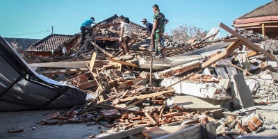 Suben a 91 los muertos por el terremoto en Indonesia